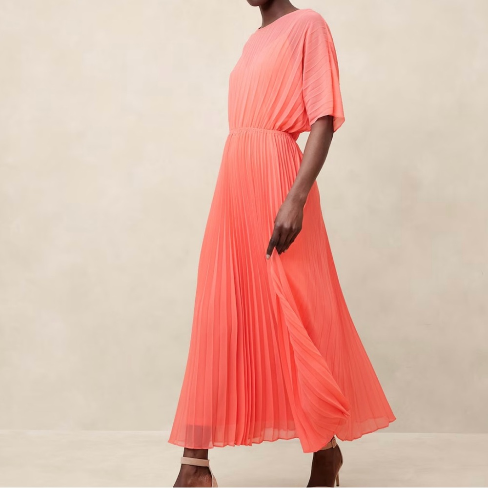 Chiffon pleated maxi dress